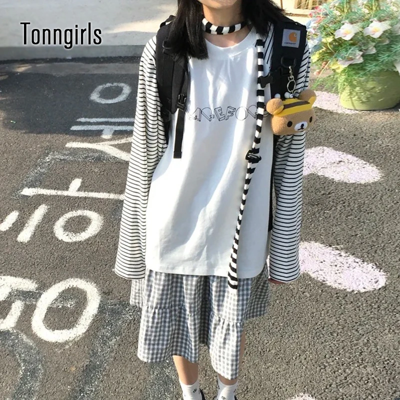 Tonngirls женская футболка в корейском стиле, повседневные свободные лоскутные топы с буквенным принтом Y2k, винтажные топы, эстетические футболки 2000-х годов, осень
Tonngirls женская футболка в корейском стиле, повседневные свободные лоскутные топы с буквенным принтом Y2k, винтажные топы, эстетические футболки 2000-х годов, осень