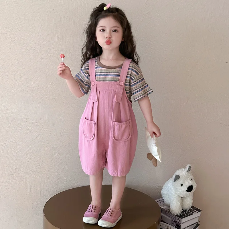 2026 Summer New Children's Colorful Striped Half Sleeve Top and Cute Pink Strap Pants Two Piece Set
2026 Summer New Children's Colorful Striped Half Sleeve Top and Cute Pink Strap Pants Two Piece Set