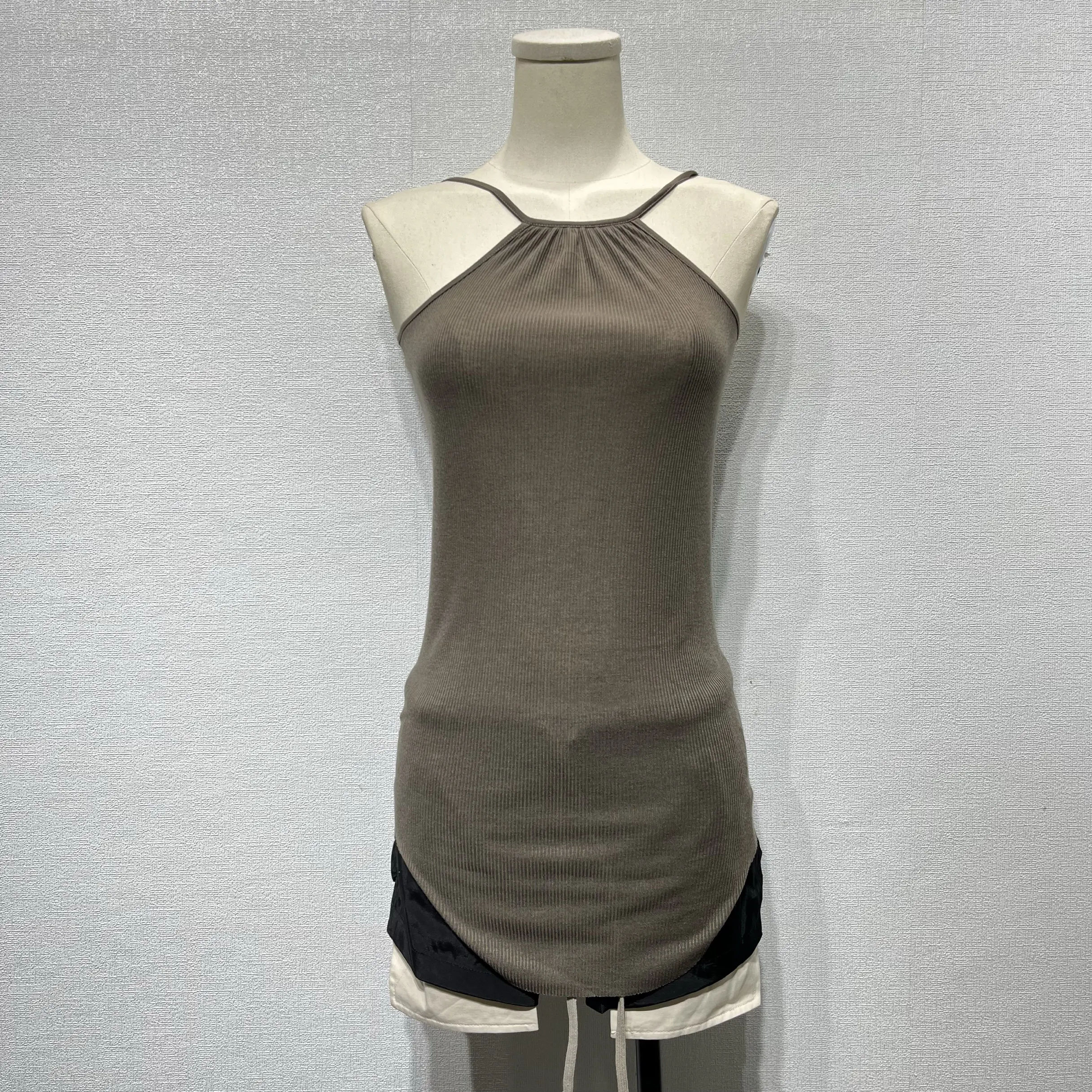 Women's Sexy Halter Neck Camisole Summer Thin Sleeveless Vest Dark RO Streetwear Designer Style Tank Top
Women's Sexy Halter Neck Camisole Summer Thin Sleeveless Vest Dark RO Streetwear Designer Style Tank Top
