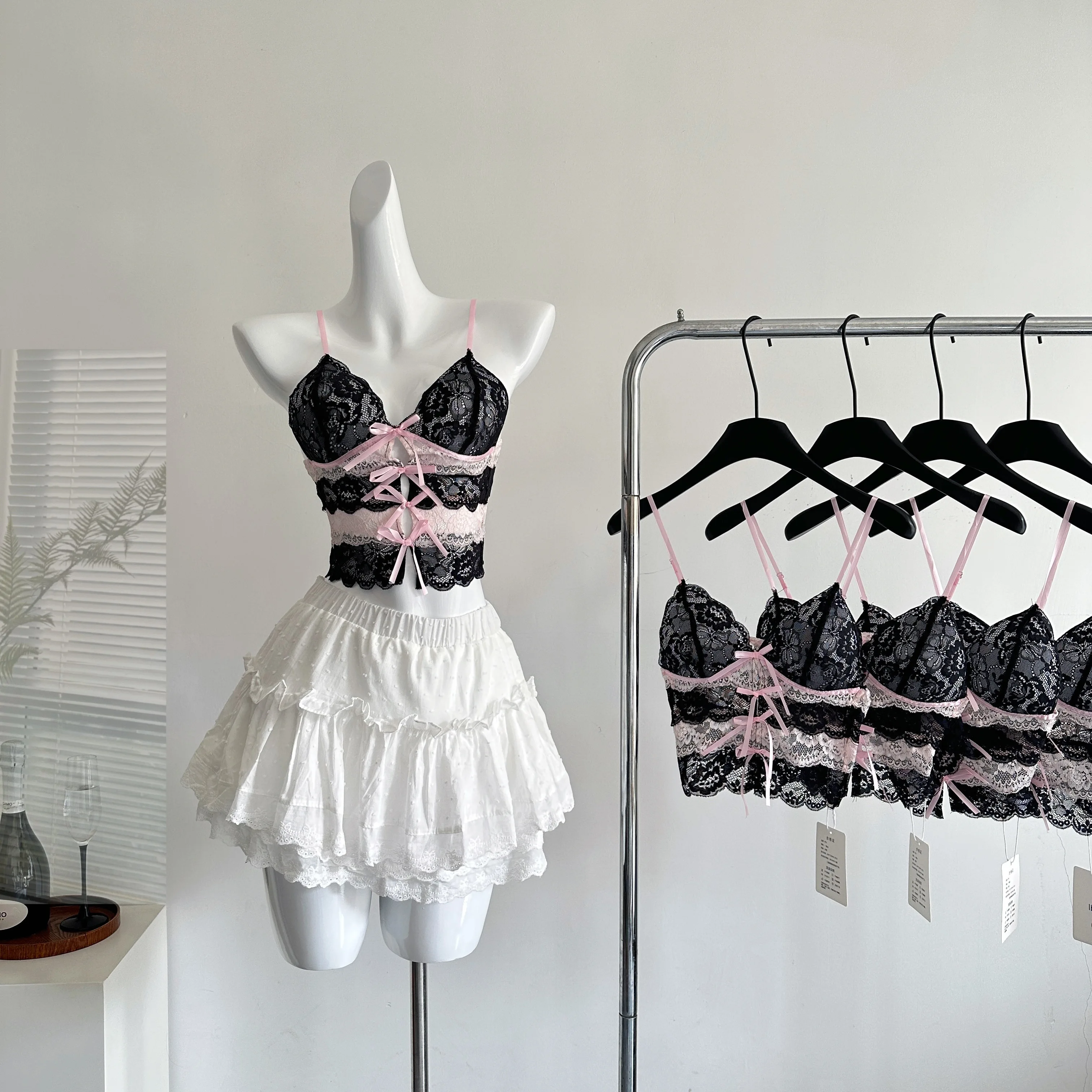 Coquette Clothes Sexy Tops Women Sheer See Through Spaghetti Strap Sleeveless Lace Camisole with Bow Y2k Clothing
Coquette Clothes Sexy Tops Women Sheer See Through Spaghetti Strap Sleeveless Lace Camisole with Bow Y2k Clothing