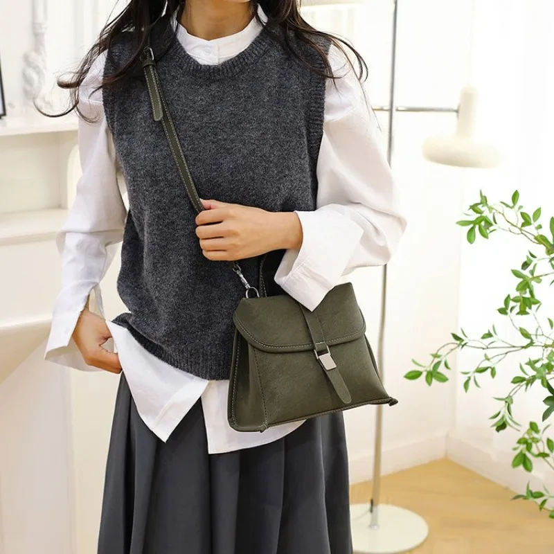 Trendy Design Letter Logo Diaper Bag Best Superstar Show Quality High End Minimalist Leisure Solid Color Commuter Elegant
Trendy Design Letter Logo Diaper Bag Best Superstar Show Quality High End Minimalist Leisure Solid Color Commuter Elegant