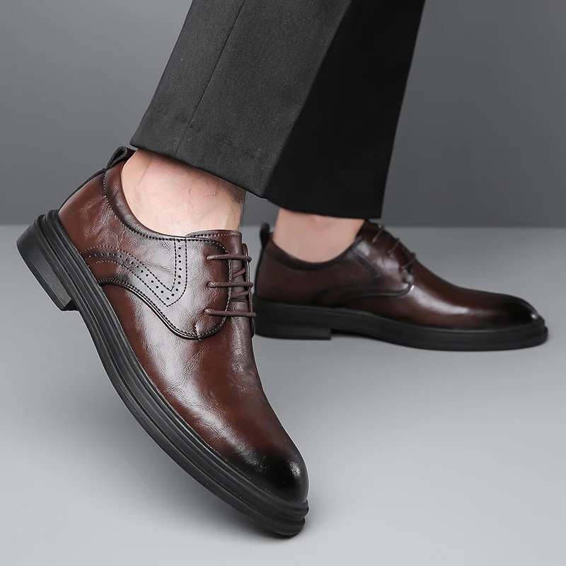 Мужские повседневные кожаные туфли в классическом джентльменском стиле, элегантные, для вечеринок или деловых встреч, черные, коричневые, для взрослых, подходят к костюму, на все сезоны.
Мужские повседневные кожаные туфли в классическом джентльменском стиле, элегантные, для вечеринок или деловых встреч, черные, коричневые, для взрослых, подходят к костюму, на все сезоны.