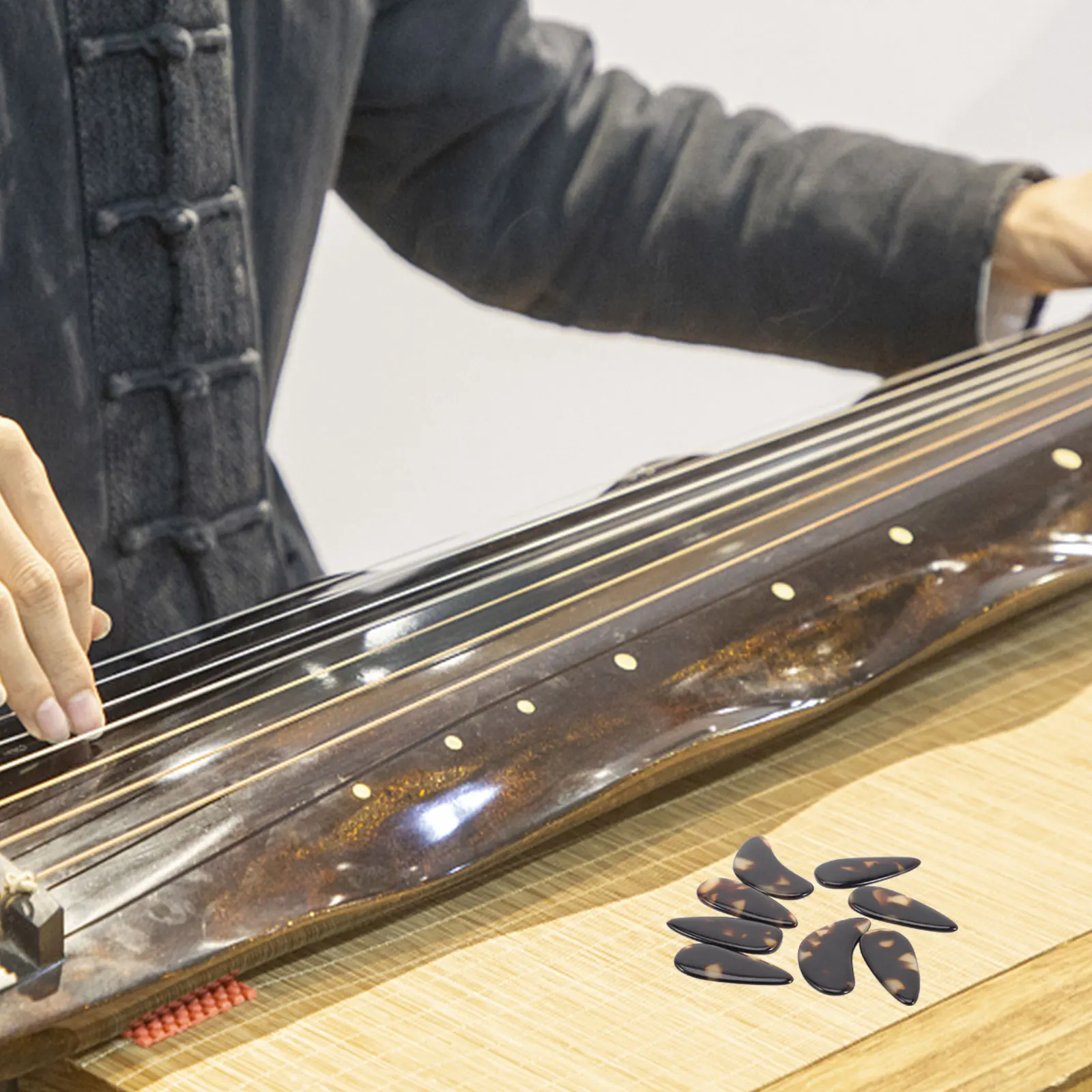 8Pcs Guzheng Fingertip Protectors Durable Practical Thumb Picks for Chinese Instrument Music Performance Accessories
8Pcs Guzheng Fingertip Protectors Durable Practical Thumb Picks for Chinese Instrument Music Performance Accessories