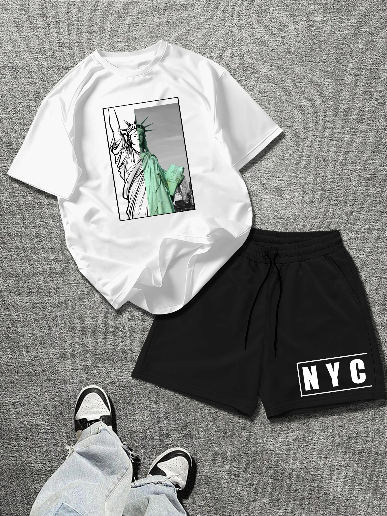 Oversized Men's NYC Statue of Liberty Print T-Shirt and Shorts 2 Piece Set Casual Summer Streetwear Outfit
Oversized Men's NYC Statue of Liberty Print T-Shirt and Shorts 2 Piece Set Casual Summer Streetwear Outfit