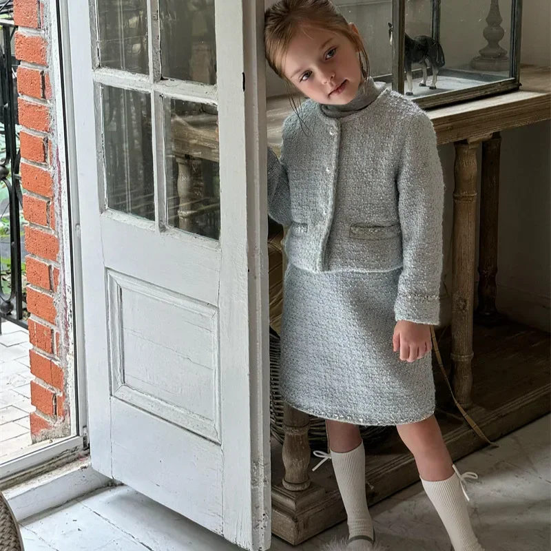 Coat 2024 Autumn Girls Small Fragrant Coat Half Skirt Set Girls Elegant Baby Girl Clothes Simple Fashion 2024 Sweet
Coat 2024 Autumn Girls Small Fragrant Coat Half Skirt Set Girls Elegant Baby Girl Clothes Simple Fashion 2024 Sweet