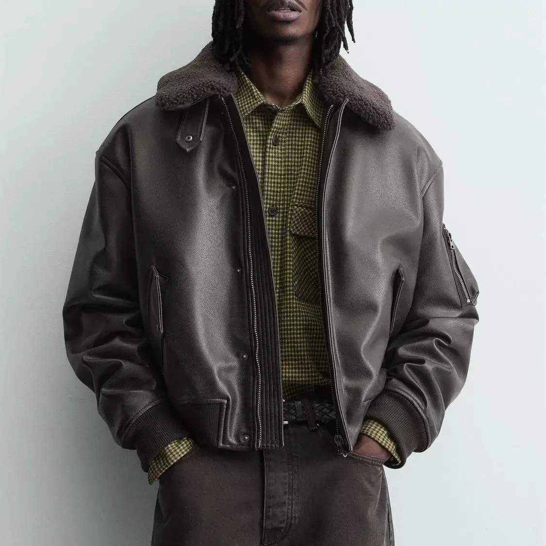 Leather Effect Jaet for Men Detachable Collar Autumn Spring Season Long Sve Zipper Closure Color Casual Outerwear
Leather Effect Jaet for Men Detachable Collar Autumn Spring Season Long Sve Zipper Closure Color Casual Outerwear