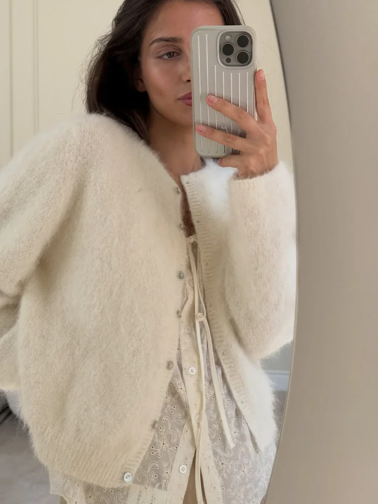 Casual Solid Round Neck Knitted Cardigan Women Full Sleeve Single Breasted Loose Furry Cardigans Lady Commute Office Sweater
Casual Solid Round Neck Knitted Cardigan Women Full Sleeve Single Breasted Loose Furry Cardigans Lady Commute Office Sweater