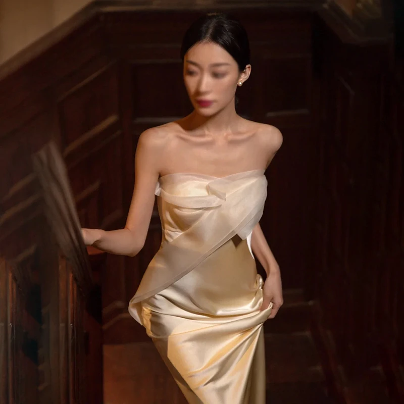 Свадебное платье Ele Fi Tail: Сексуальное атласное платье без бретелек с зауженной талией для свадебных церемоний в отелях и закрытых помещениях
Свадебное платье Ele Fi Tail: Сексуальное атласное платье без бретелек с зауженной талией для свадебных церемоний в отелях и закрытых помещениях