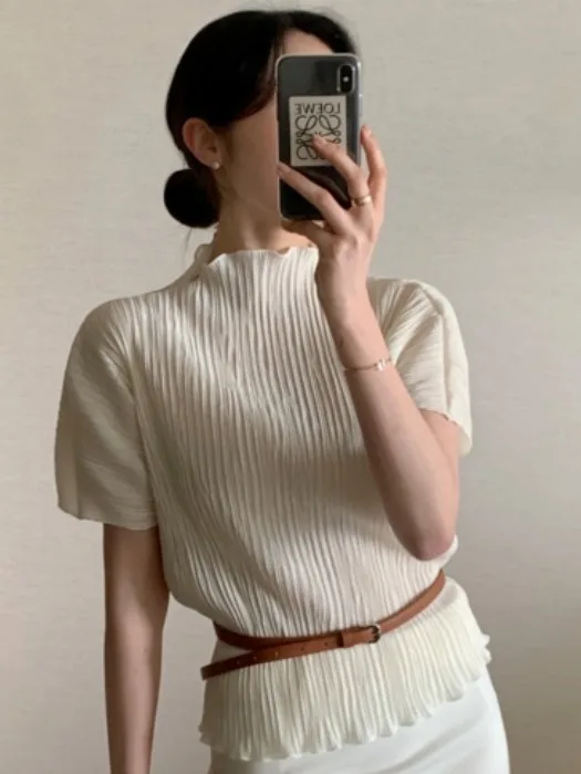 Chic Summer Slim Fit ort Sve Top with Waist Cinching f High Collar Pleated Design Versatile Belt Included
Chic Summer Slim Fit ort Sve Top with Waist Cinching f High Collar Pleated Design Versatile Belt Included