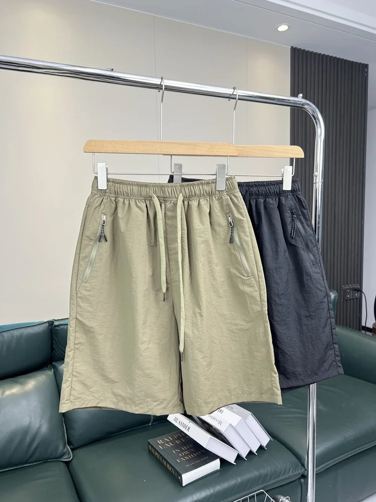 Дышащие эластичные повседневные мужские летние спортивные шорты для активного отдыха, прямого кроя, универсальные, удобные, молодежные, однотонные
Дышащие эластичные повседневные мужские летние спортивные шорты для активного отдыха, прямого кроя, универсальные, удобные, молодежные, однотонные