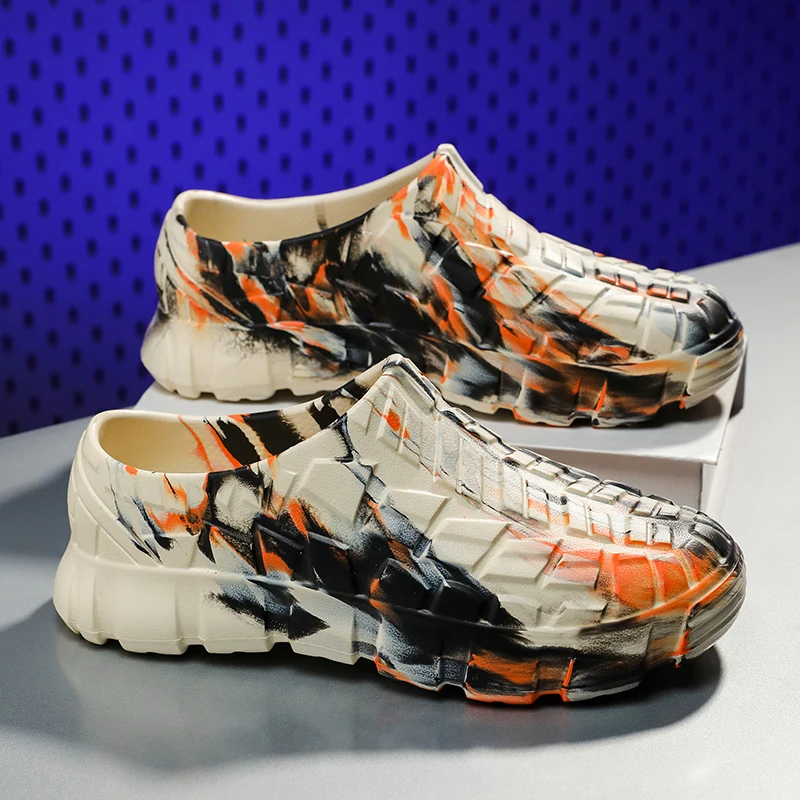 Mecha-style men's full-coverage fashion design slippers, versatile trendy clogs, stylish slip-on shoes
Mecha-style men's full-coverage fashion design slippers, versatile trendy clogs, stylish slip-on shoes