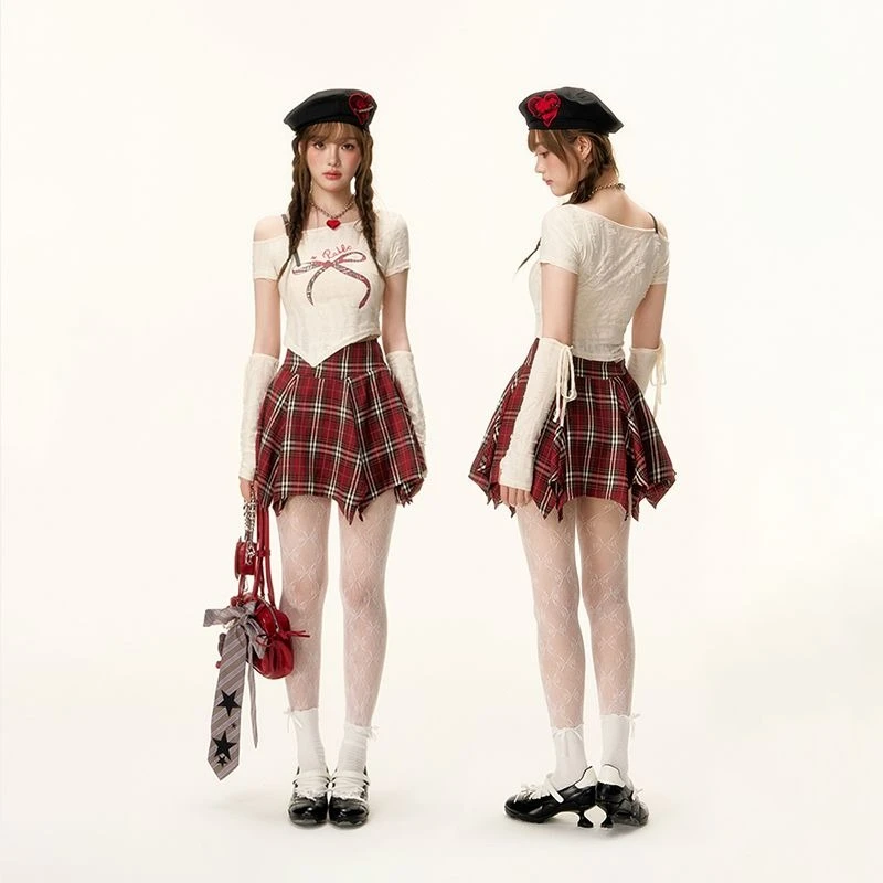 2026 Summer Casual Sweet Women's Matching Sets Bow Print Irregular Tops + Plaid Irregular Mini Skirt Preppy Style Female Outfits
2026 Summer Casual Sweet Women's Matching Sets Bow Print Irregular Tops + Plaid Irregular Mini Skirt Preppy Style Female Outfits