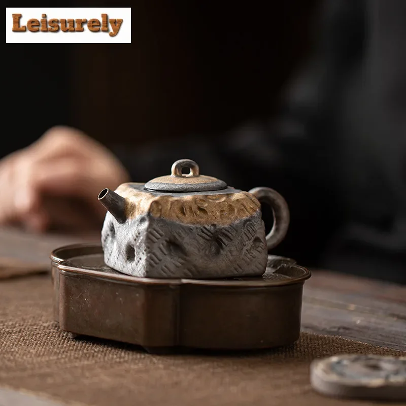 120ml Retro Gilded Iron Glazed Teapot Ancient Rock Square Pot Coarse Pottery Pot Tea Making Kettle Dahongpao Tea Ceremony Gift
120ml Retro Gilded Iron Glazed Teapot Ancient Rock Square Pot Coarse Pottery Pot Tea Making Kettle Dahongpao Tea Ceremony Gift