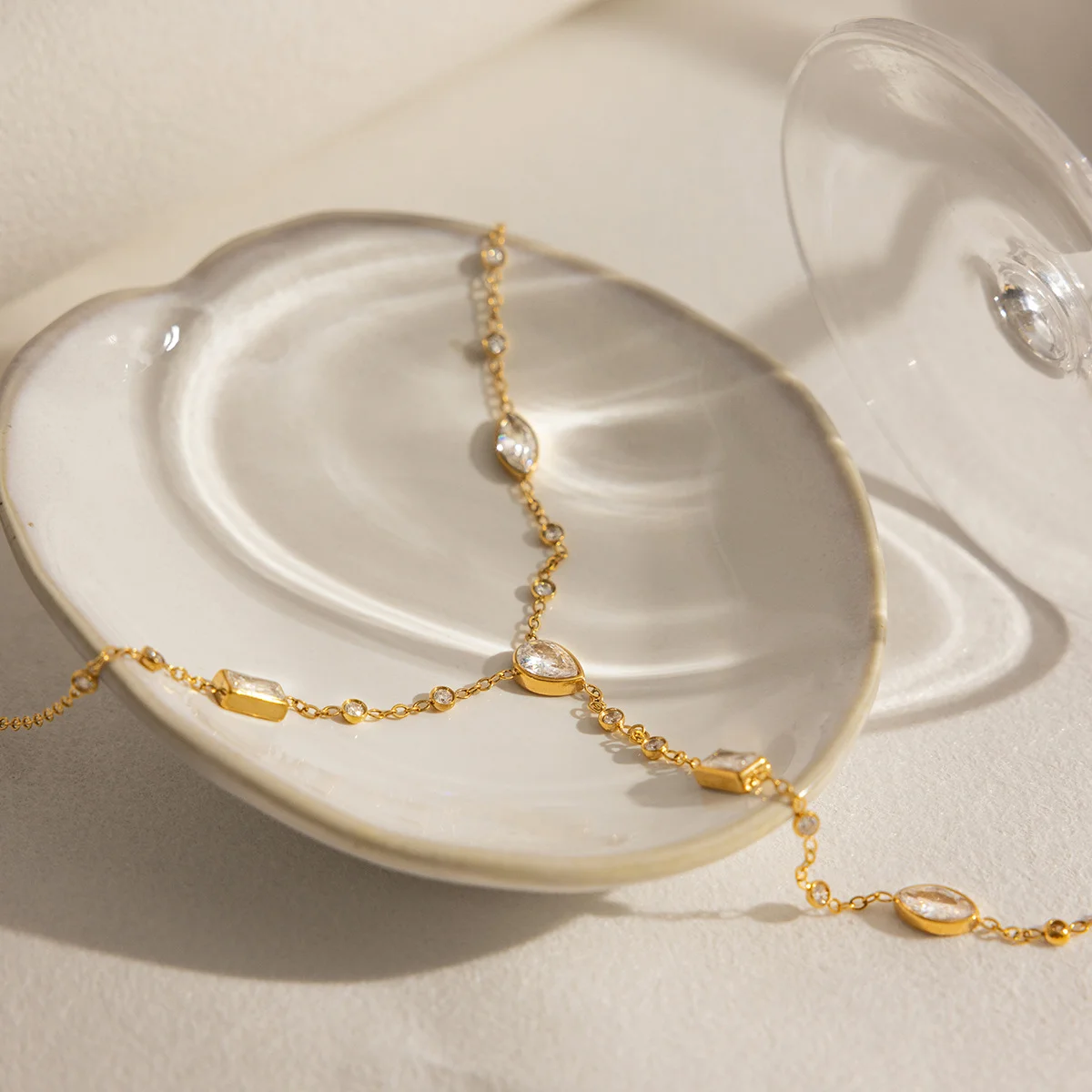 European Stainless Steel Necklace, White Geometric Zircon Y-Chain, Fade-Proof Elegant Women Fashion Accessories
European Stainless Steel Necklace, White Geometric Zircon Y-Chain, Fade-Proof Elegant Women Fashion Accessories