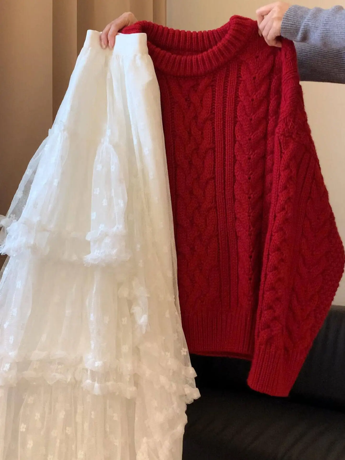 Red Twist Knitted Sweater Women's Loose Fit Thickened Winter Fashion Casual Style Long Sleeve Warm Top for New Year 2025
Red Twist Knitted Sweater Women's Loose Fit Thickened Winter Fashion Casual Style Long Sleeve Warm Top for New Year 2025