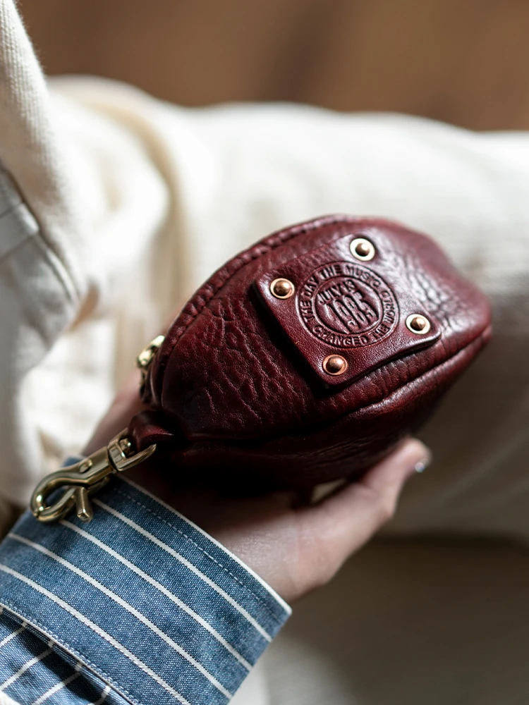 Vintage thickened first layer cowhide men's women's small coin purse daily travel genuine leather true key earphone storage bag
Vintage thickened first layer cowhide men's women's small coin purse daily travel genuine leather true key earphone storage bag