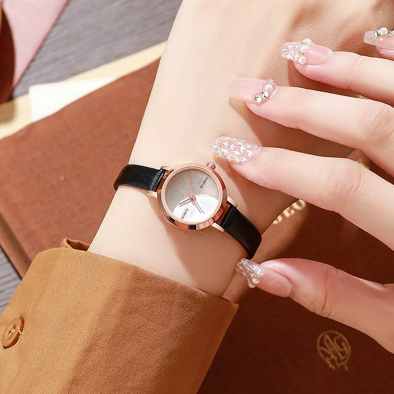 Новые модные роскошные часы для женщин-студентов, элегантные кожаные кварцевые часы в стиле ретро для девочек, подарки, Reloj Mujer, женские наручные часы
Новые модные роскошные часы для женщин-студентов, элегантные кожаные кварцевые часы в стиле ретро для девочек, подарки, Reloj Mujer, женские наручные часы