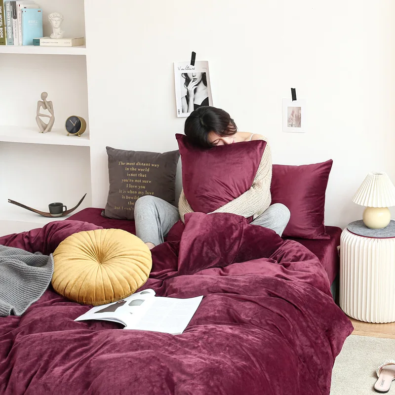 New Bedroom Four-piece Bed Linen Winter Thick Boutique Warmth Flannel Duvet Cover Fashion Simple Family Hotel Bedding Set
New Bedroom Four-piece Bed Linen Winter Thick Boutique Warmth Flannel Duvet Cover Fashion Simple Family Hotel Bedding Set