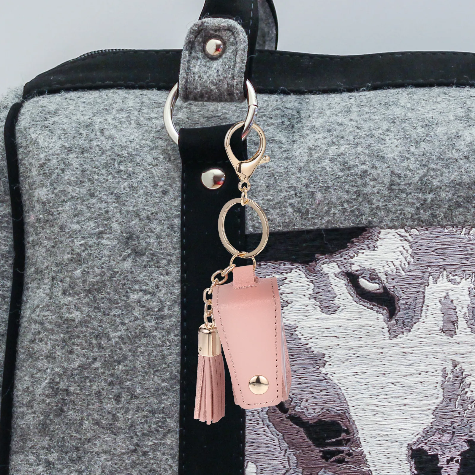 3Pcs Portable Empty Travel Bottle Key Chain Hand Holder Tassel Decoration Small Refillable Lotion Soap Container
3Pcs Portable Empty Travel Bottle Key Chain Hand Holder Tassel Decoration Small Refillable Lotion Soap Container