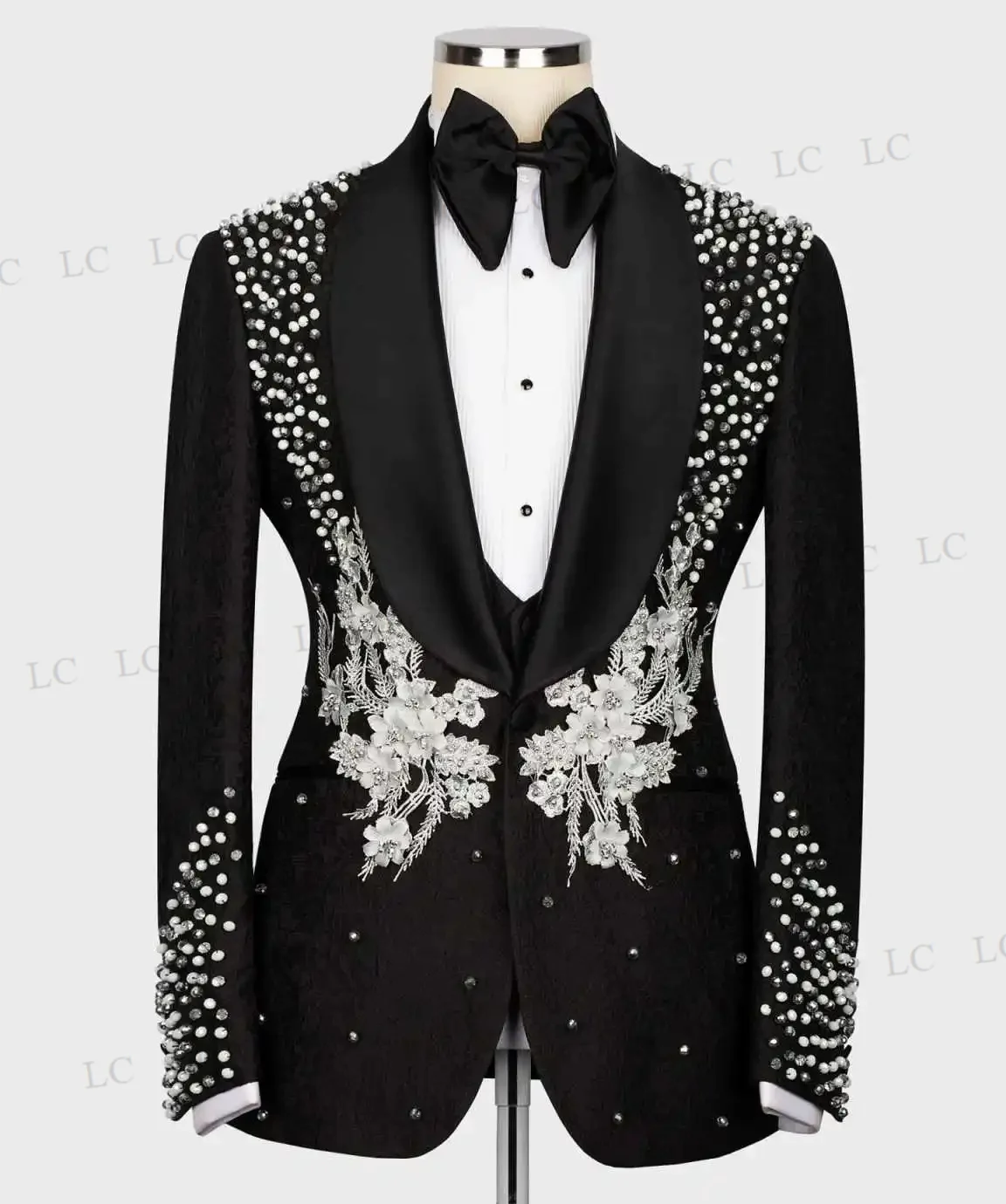 Fashion 3 Pieces Men Suits Blazer Vest Pants Diamonds One Button Custom Beads Peaked Lapel Plus Size Formal Prom Wedding Groom
Fashion 3 Pieces Men Suits Blazer Vest Pants Diamonds One Button Custom Beads Peaked Lapel Plus Size Formal Prom Wedding Groom
