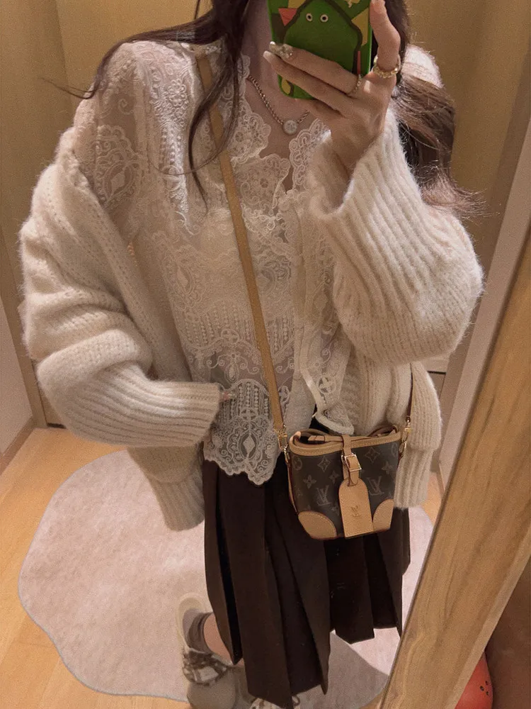 Ele Long Sve, кружевная основа с вышивкой, дизайн с вырезами, внутренняя одежда, женская мода, сезон весна-осень, волнистый узор
Ele Long Sve, кружевная основа с вышивкой, дизайн с вырезами, внутренняя одежда, женская мода, сезон весна-осень, волнистый узор