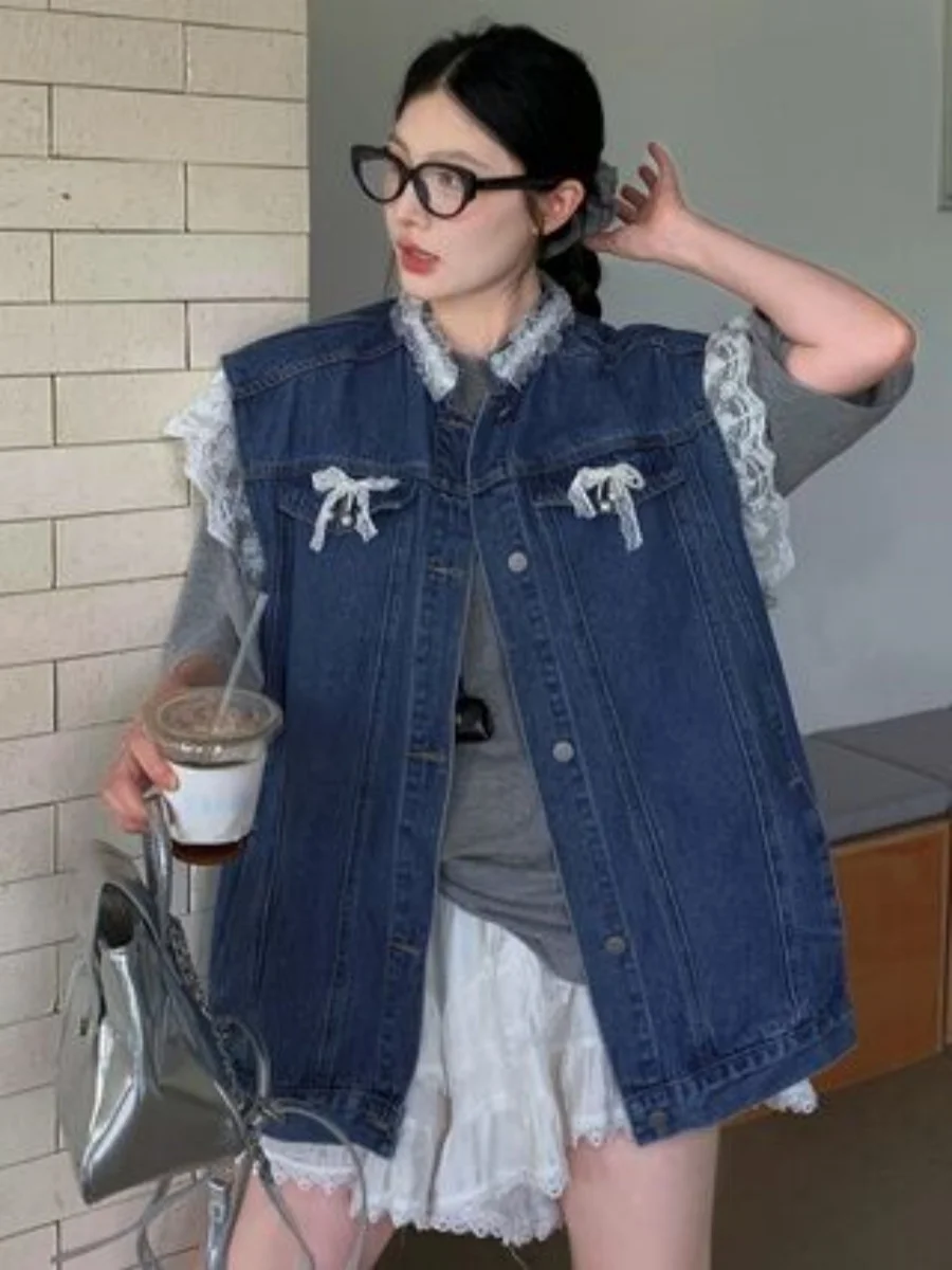 Женская джинсовая куртка без рукавов с кружевной отделкой в корейском стиле, новый дизайн 2025, свободная и универсальная верхняя куртка
Женская джинсовая куртка без рукавов с кружевной отделкой в корейском стиле, новый дизайн 2025, свободная и универсальная верхняя куртка