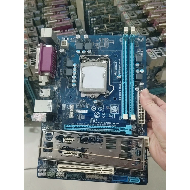 used for GIGABYTE B75M-D3V Original Used Motherboard LGA1155 Micro ATX With I/O Shield Onboard Graphics Support DDR3 Memory
used for GIGABYTE B75M-D3V Original Used Motherboard LGA1155 Micro ATX With I/O Shield Onboard Graphics Support DDR3 Memory