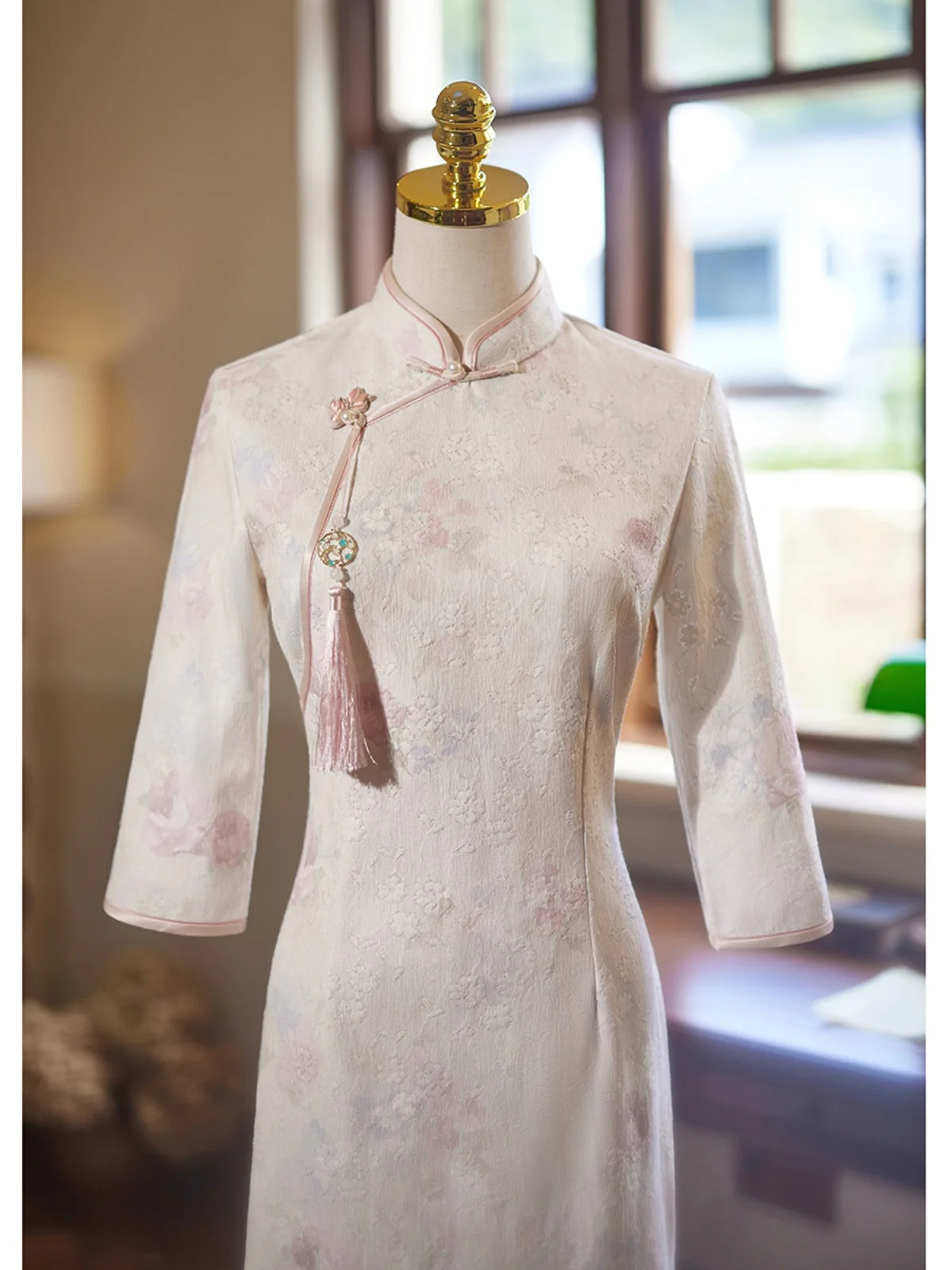 Elegant New Chinese Style Long Sleeve Midi Dress Tassel Pink Flower Daily Wear for Young Girls Polyester Fiber
Elegant New Chinese Style Long Sleeve Midi Dress Tassel Pink Flower Daily Wear for Young Girls Polyester Fiber