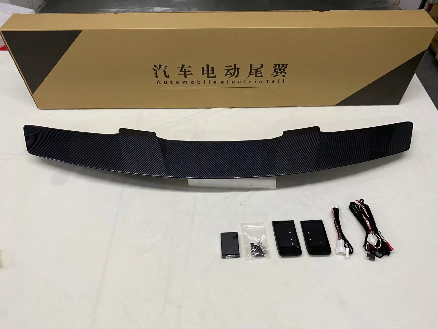 Universal Carbon Fiber Car Rear Trunk Spoiler For Audi Benz Bmw Vw Rear Bumper Spoiler Auto Upgrade Downgrade Style Spoiler
Universal Carbon Fiber Car Rear Trunk Spoiler For Audi Benz Bmw Vw Rear Bumper Spoiler Auto Upgrade Downgrade Style Spoiler