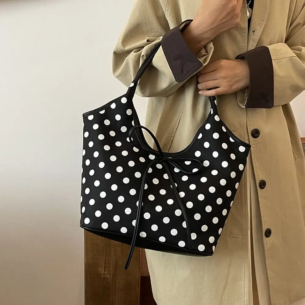 Trendy Nylon Cloth Women's Shoulder Bag Lightweight Large Capacity Handbag Polka Dot Pattern Multi-color Tote Bag Daily Use
Trendy Nylon Cloth Women's Shoulder Bag Lightweight Large Capacity Handbag Polka Dot Pattern Multi-color Tote Bag Daily Use