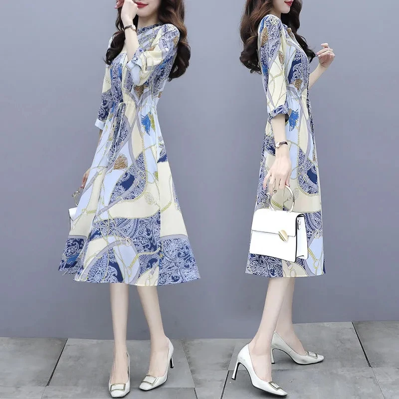 High-end Print Shirt Dress Women 2023 Spring New Fashion Temperament V-neck Waist Large Size Versatile Dresses Female Long Skirt
High-end Print Shirt Dress Women 2023 Spring New Fashion Temperament V-neck Waist Large Size Versatile Dresses Female Long Skirt