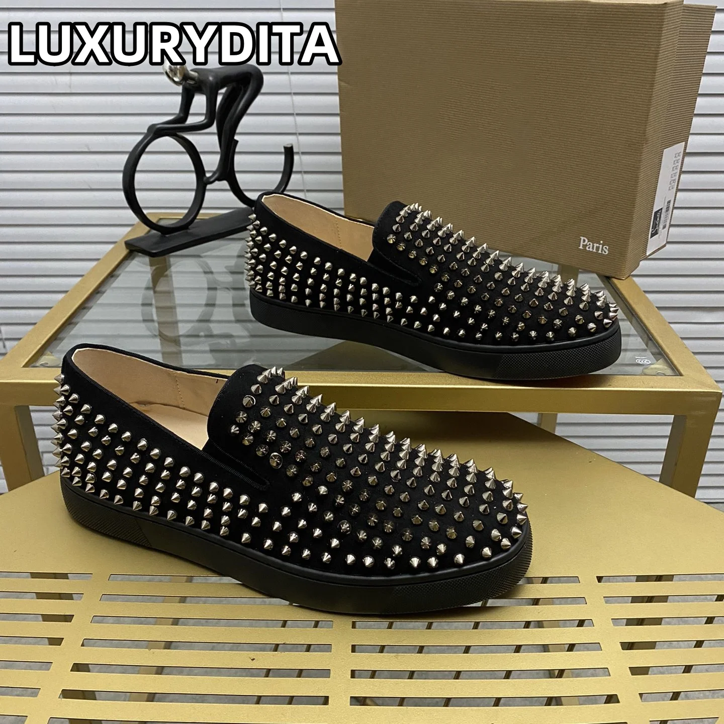 Top Quality Womens Trendy Casual Tennis Shoes Luxury Mens Real Leather Sneakers 35-48 Designr Rivet Red Soled Lovers Shoes M0205
Top Quality Womens Trendy Casual Tennis Shoes Luxury Mens Real Leather Sneakers 35-48 Designr Rivet Red Soled Lovers Shoes M0205