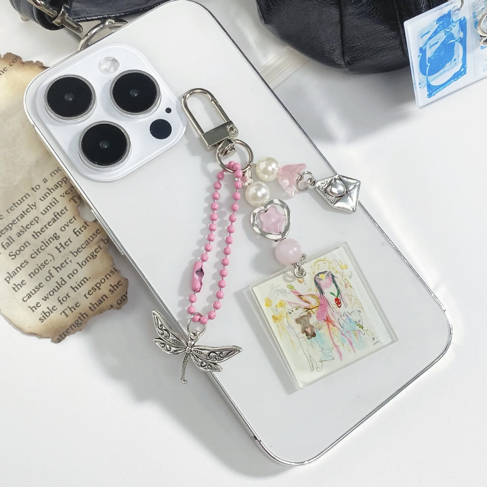 Y2K Style Wave to Earth Music Album CD Keychain Phone Strap Pendant Novelty Accessory for Music Lovers
Y2K Style Wave to Earth Music Album CD Keychain Phone Strap Pendant Novelty Accessory for Music Lovers