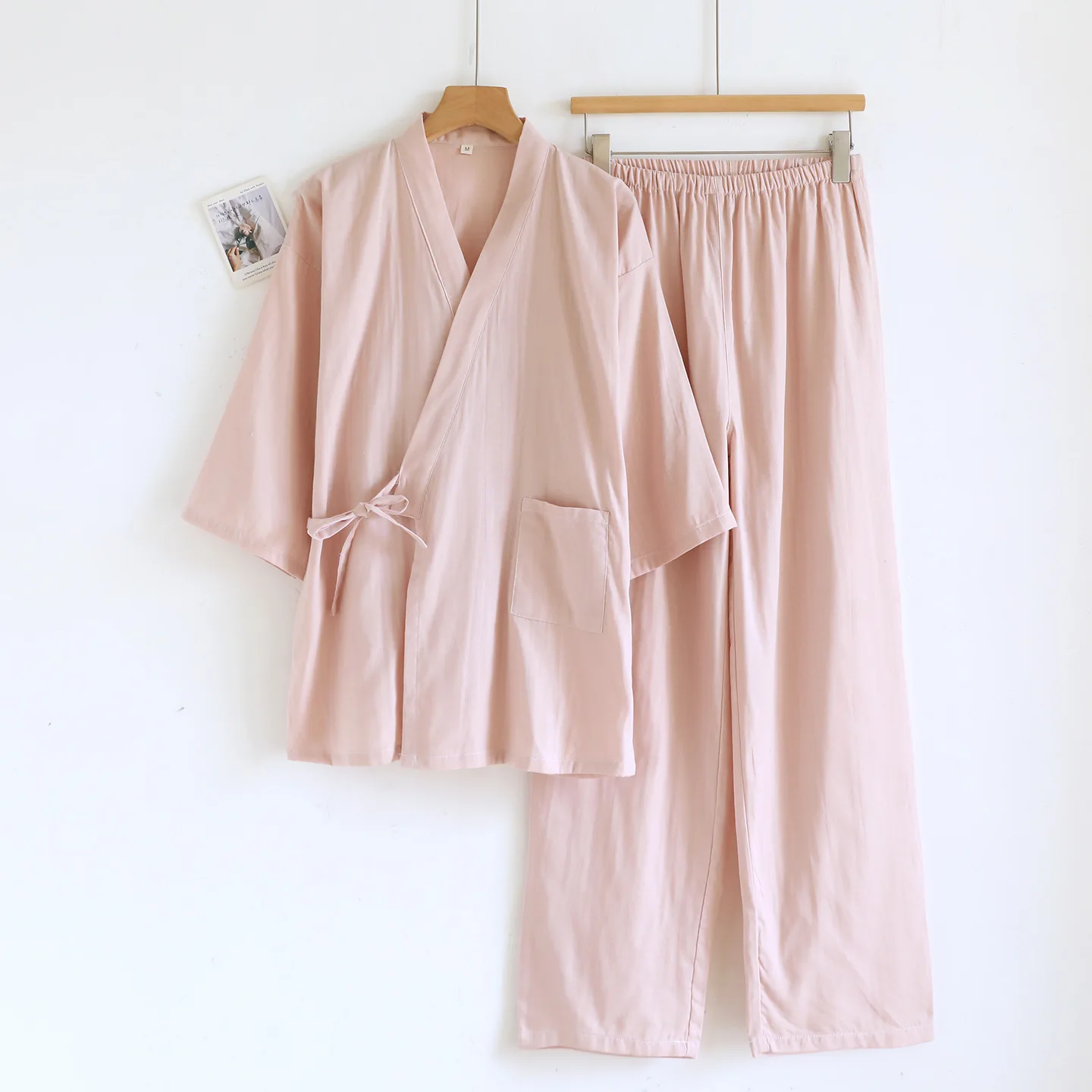 Summer Men's and Women's 100% Cotton Gauze Pajamas Sets Retro V-neck Pijama Kimono Suit Couple Sleepwear Nightly Home Clothing
Summer Men's and Women's 100% Cotton Gauze Pajamas Sets Retro V-neck Pijama Kimono Suit Couple Sleepwear Nightly Home Clothing