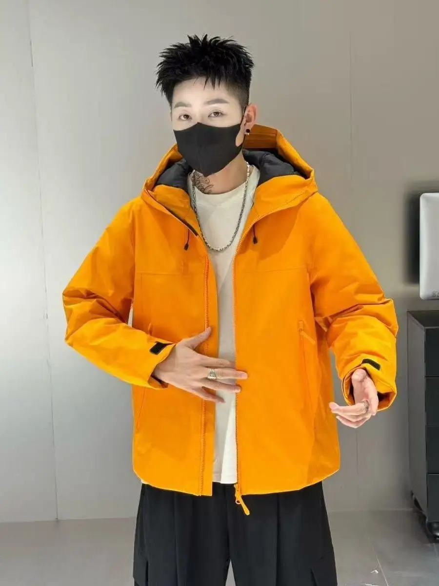 Мужская уличная ветрозащитная теплая пуховая куртка с капюшоном, новая весенняя модель, парная куртка на молнии, стандартный крой, белая, с наполнителем из пуха
Мужская уличная ветрозащитная теплая пуховая куртка с капюшоном, новая весенняя модель, парная куртка на молнии, стандартный крой, белая, с наполнителем из пуха