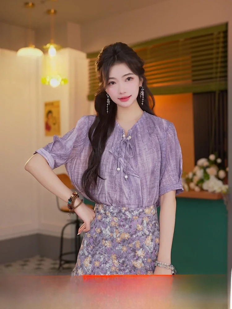 Ding Jiaxin irt Women's Summer ort Sve Casual Loose Purple Top Ele Faionable Polyester Material V-ne Design
Ding Jiaxin irt Women's Summer ort Sve Casual Loose Purple Top Ele Faionable Polyester Material V-ne Design