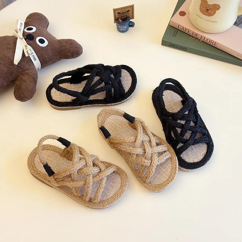 Сандалии на плоской подошве для девочек, лето 2024, детские плетеные пляжные туфли на плоской подошве с открытым носком, повседневные нескользящие сандалии из дышащей пеньковой веревки.
Сандалии на плоской подошве для девочек, лето 2024, детские плетеные пляжные туфли на плоской подошве с открытым носком, повседневные нескользящие сандалии из дышащей пеньковой веревки.