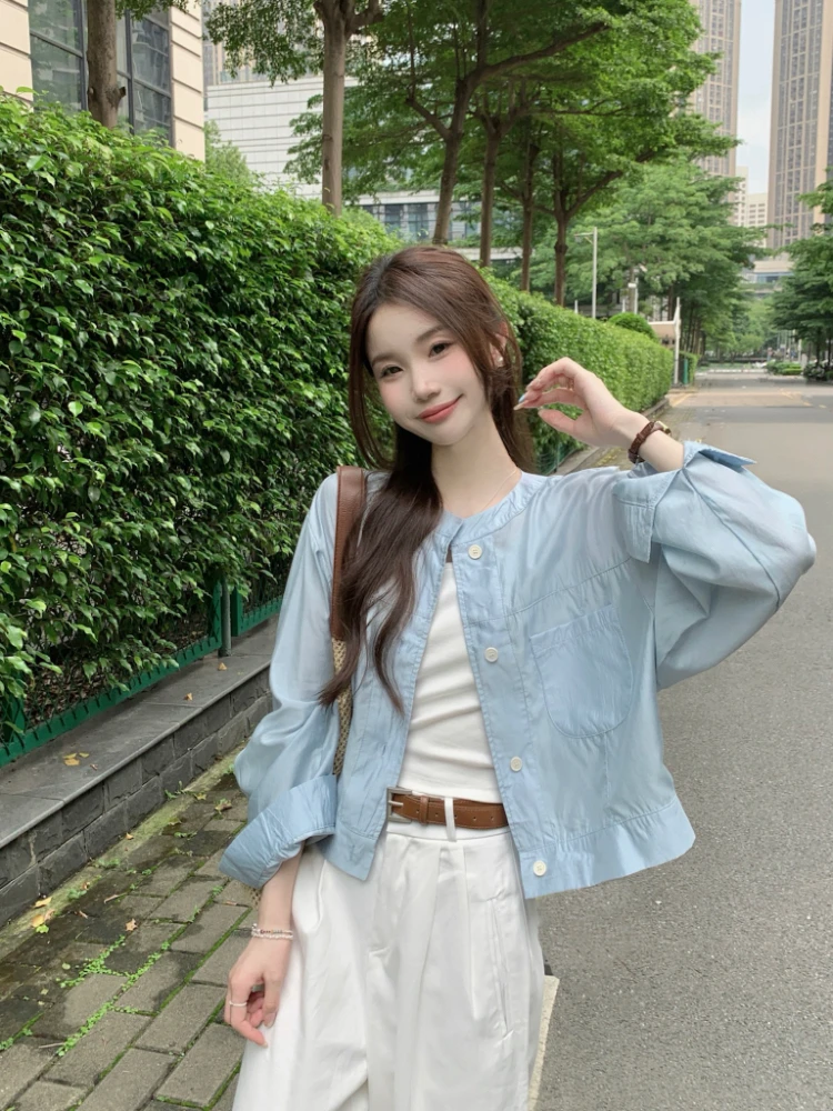 Blue Casual Loose Long Sleeve Shirt Women's Summer Casual Top with Pocket round Neck Design Fashionable Versatile Shirt
Blue Casual Loose Long Sleeve Shirt Women's Summer Casual Top with Pocket round Neck Design Fashionable Versatile Shirt