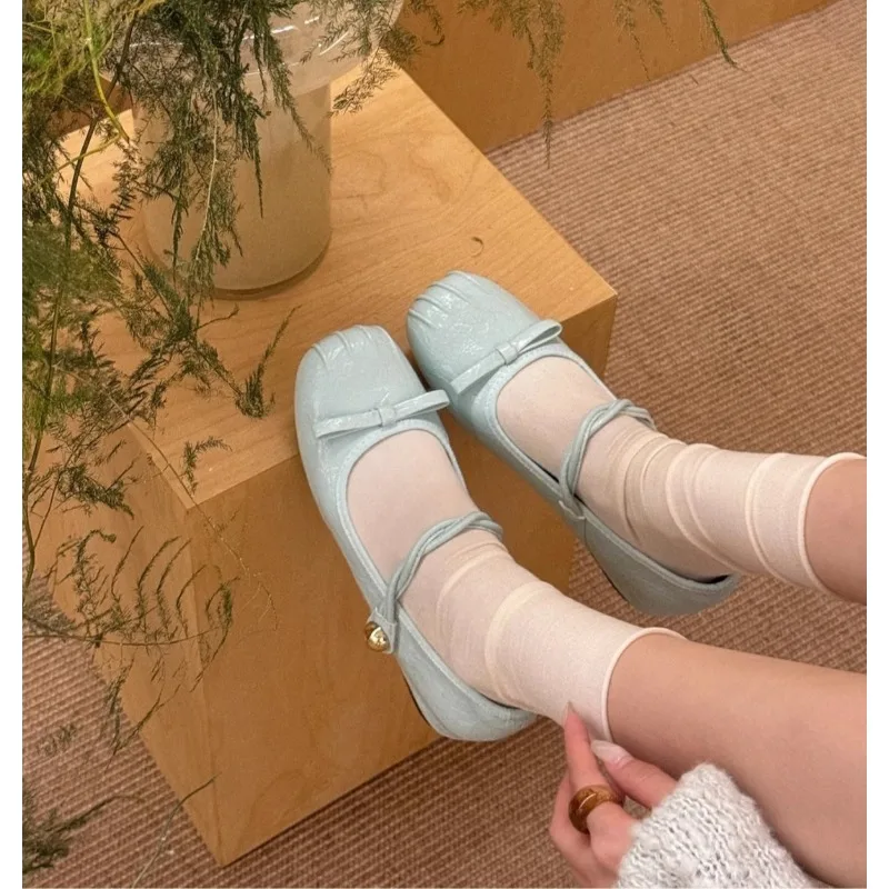 Round-head Button Summer Casual Platform High-heeled Shoes with Bow Tie, 2026 French Marie-Jean Style Single Shoe, Shallow Toe
Round-head Button Summer Casual Platform High-heeled Shoes with Bow Tie, 2026 French Marie-Jean Style Single Shoe, Shallow Toe