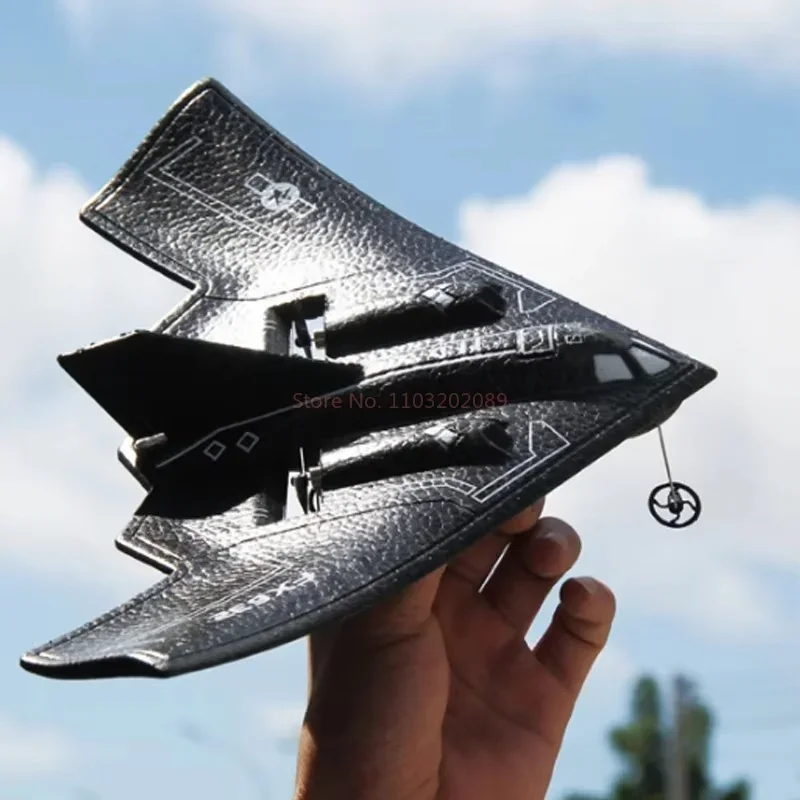New Product Hot Sale FX632 Delta Wing Aircraft B2 Fighter Glider Fixed Wing Remote Control Foam Drop Resistant Aircraft Model
New Product Hot Sale FX632 Delta Wing Aircraft B2 Fighter Glider Fixed Wing Remote Control Foam Drop Resistant Aircraft Model