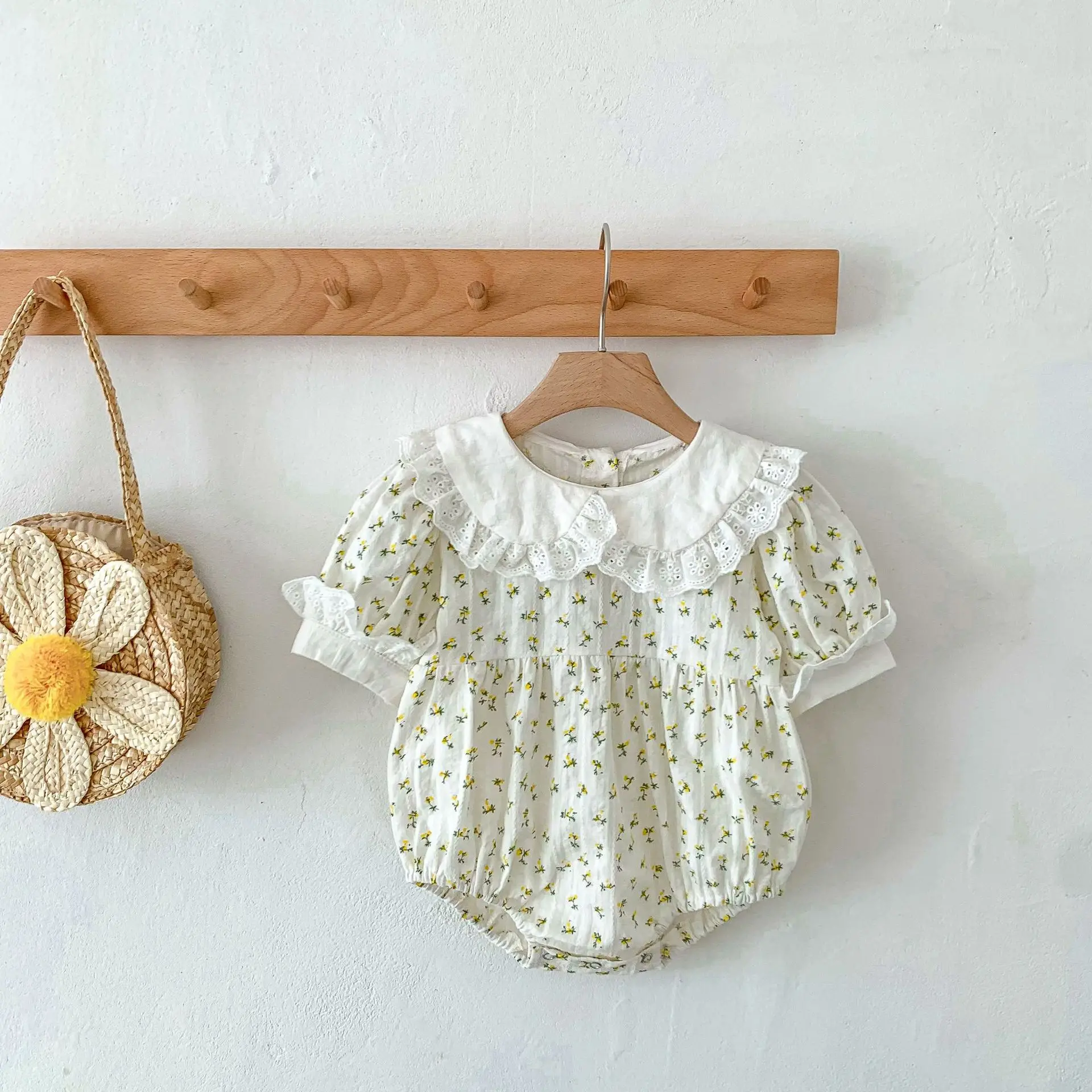 2026 Summer Newborn Girls Clothes Baby Short Sleeve Bodysuit Cute Lace Collar Infant Girls Floral One Piece
2026 Summer Newborn Girls Clothes Baby Short Sleeve Bodysuit Cute Lace Collar Infant Girls Floral One Piece