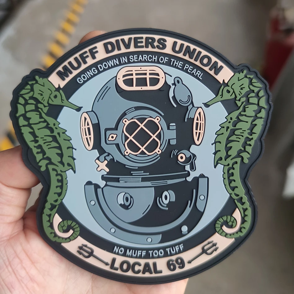 Diver PVC Hook and Loop Patches for Clothing Sinking in Search of Pearl Diving Morale Badge Backpack Decoration Sticker
Diver PVC Hook and Loop Patches for Clothing Sinking in Search of Pearl Diving Morale Badge Backpack Decoration Sticker