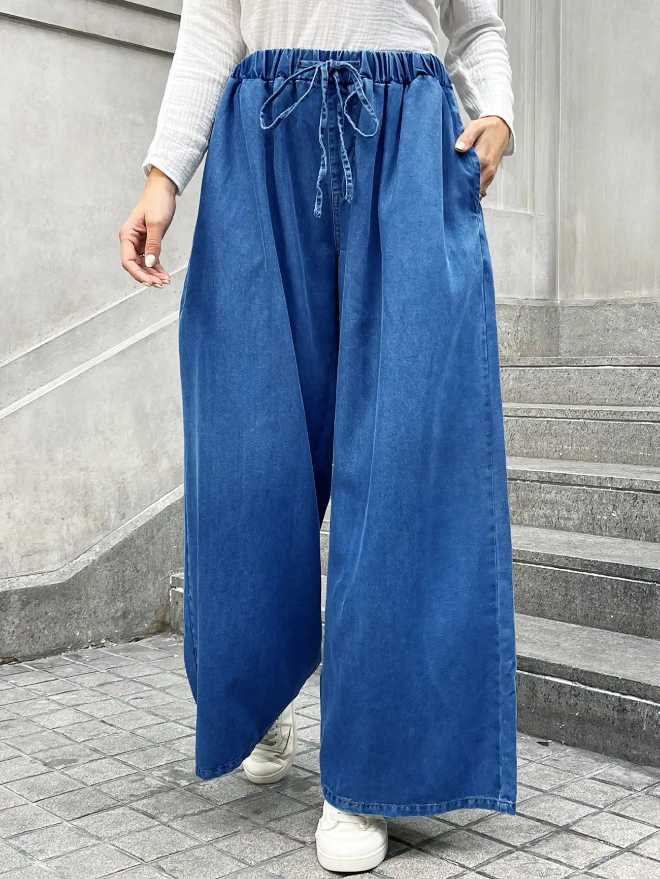 Y2K street style, casual and fashionable, comfortable all year round, solid - color high - waisted wide - leg jeans for women
Y2K street style, casual and fashionable, comfortable all year round, solid - color high - waisted wide - leg jeans for women