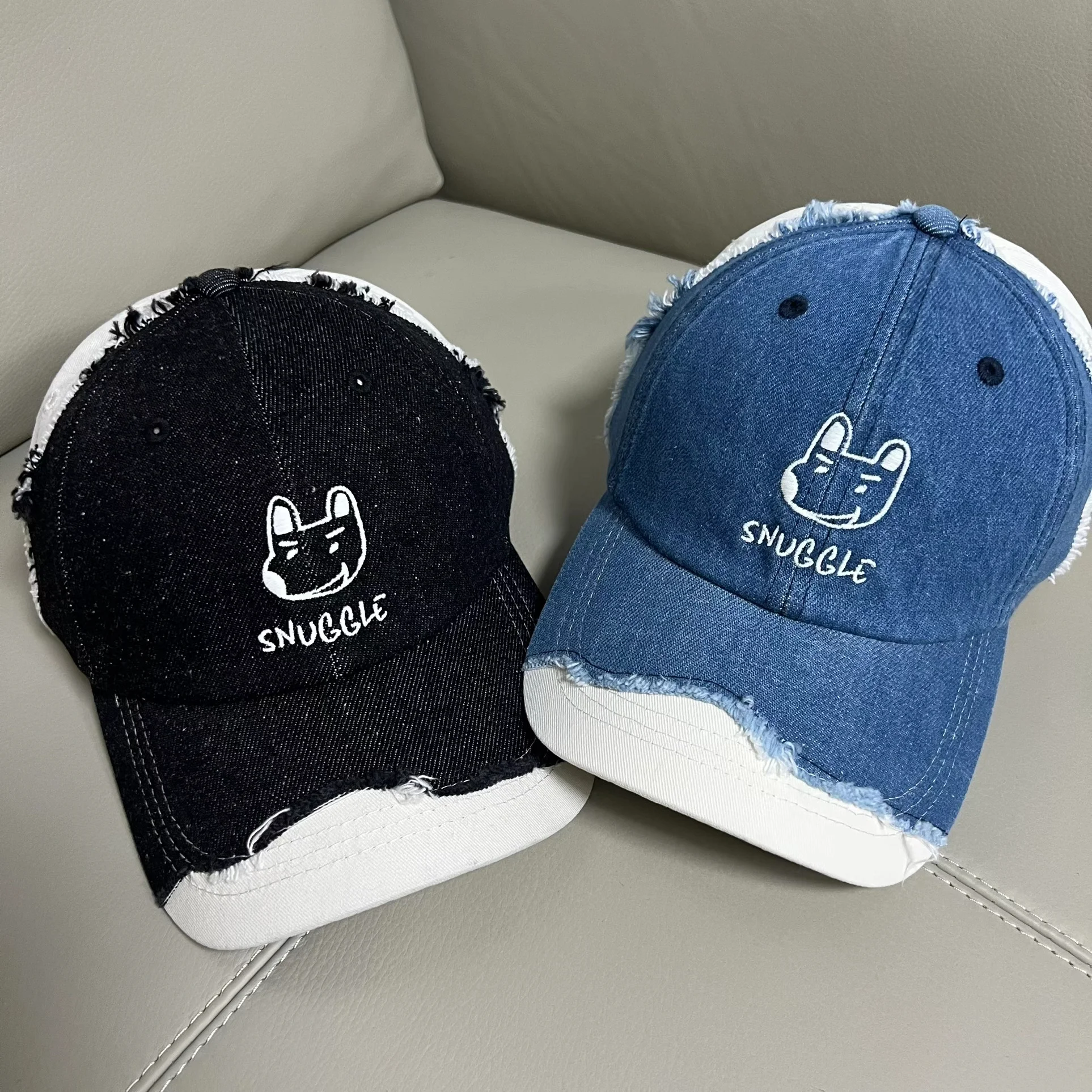 Korean Version Ins Retro Denim Splicing Baseball Cap Women Ripped Versatile Niche Spring and Autumn Sun Trendy Baseball Cap
Korean Version Ins Retro Denim Splicing Baseball Cap Women Ripped Versatile Niche Spring and Autumn Sun Trendy Baseball Cap