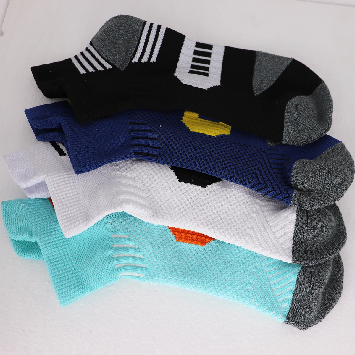 3/9 Pairs Unisex Anti Slip Sports Socks Thick Terry Bottom Professional Running Fitness Basketball Training Socks
3/9 Pairs Unisex Anti Slip Sports Socks Thick Terry Bottom Professional Running Fitness Basketball Training Socks