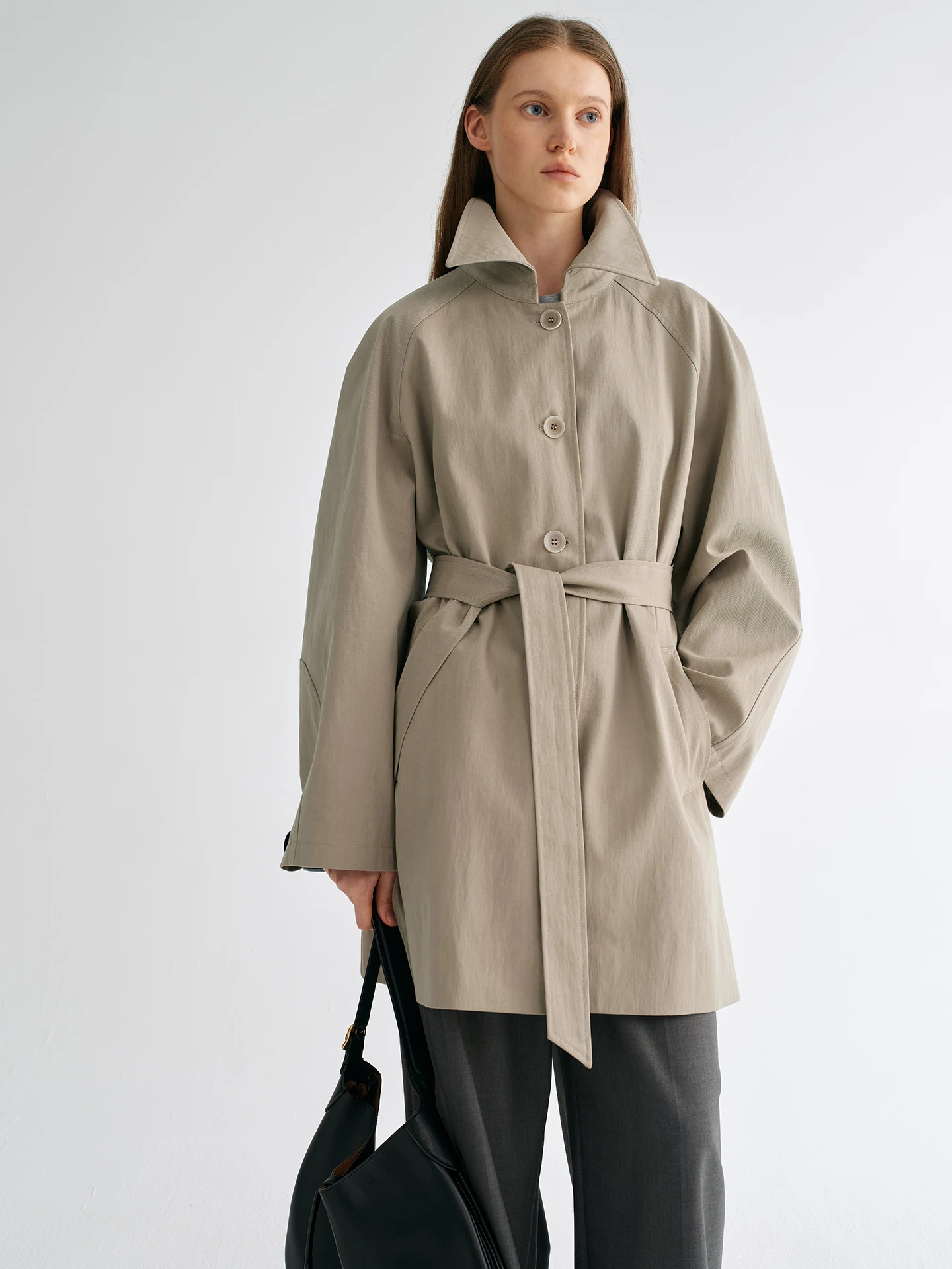 Женское пальто Goffrid Mat Retro Silhouette свободного кроя, средней длины, весна 2026, ранняя весна, прямой крой, смесовый хлопок
Женское пальто Goffrid Mat Retro Silhouette свободного кроя, средней длины, весна 2026, ранняя весна, прямой крой, смесовый хлопок