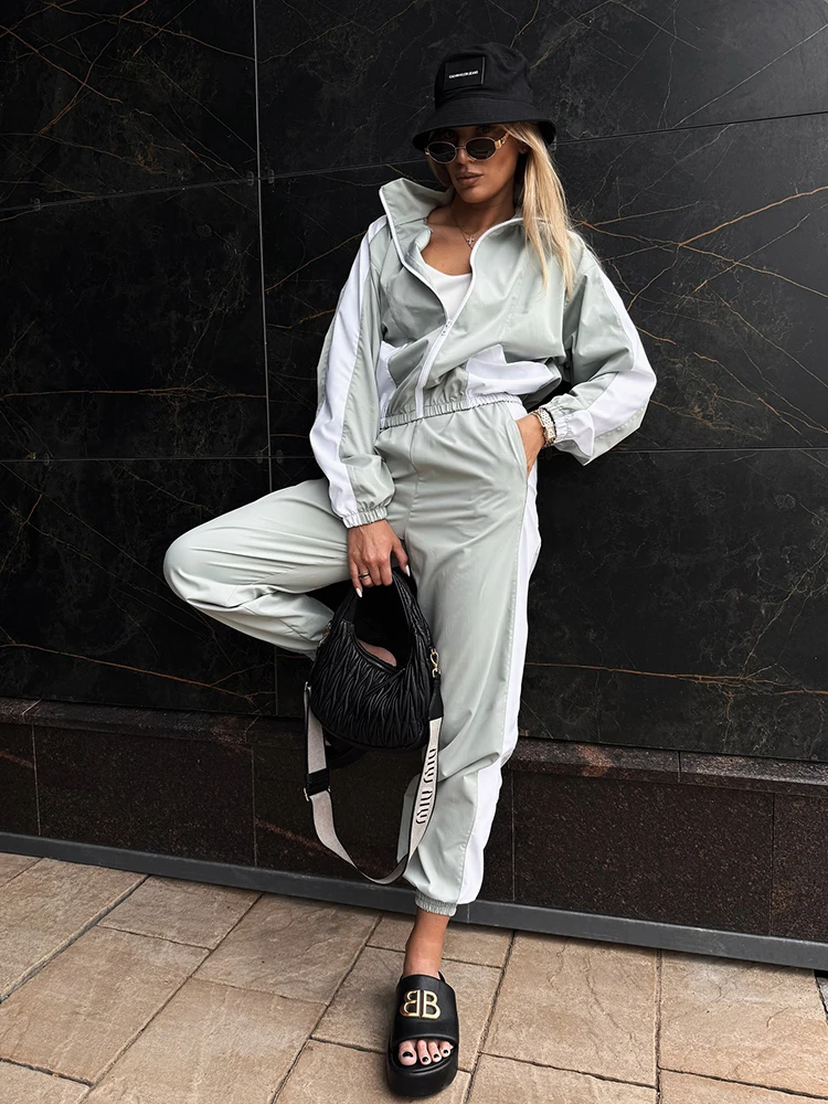 Fashion Patchwork Casual Outfit Spring Women Long Sleeve Zipper Coat+High Waist loose Straight Jogger Pants Autumn Two Piece Set
Fashion Patchwork Casual Outfit Spring Women Long Sleeve Zipper Coat+High Waist loose Straight Jogger Pants Autumn Two Piece Set