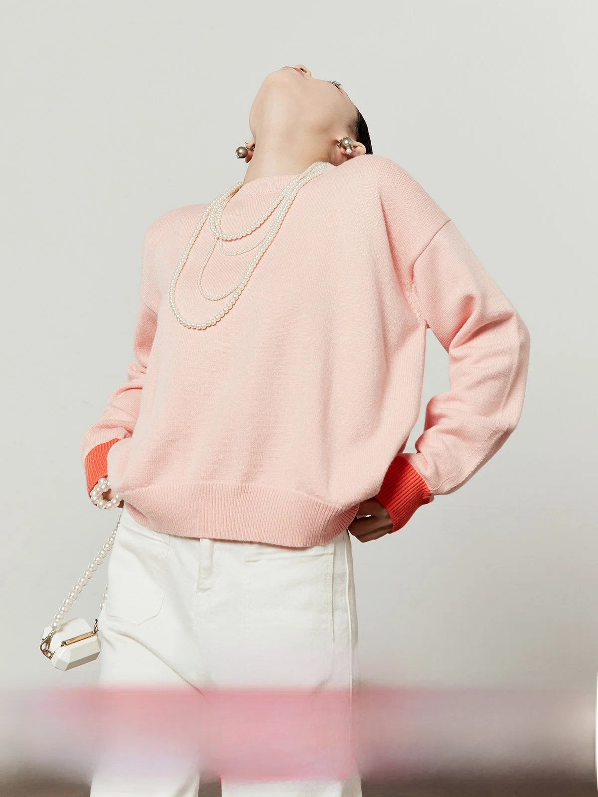 Розовый вязаный свитер женский свободного кроя с круглым вырезом, универсальный, модный, повседневный трикотаж
Розовый вязаный свитер женский свободного кроя с круглым вырезом, универсальный, модный, повседневный трикотаж