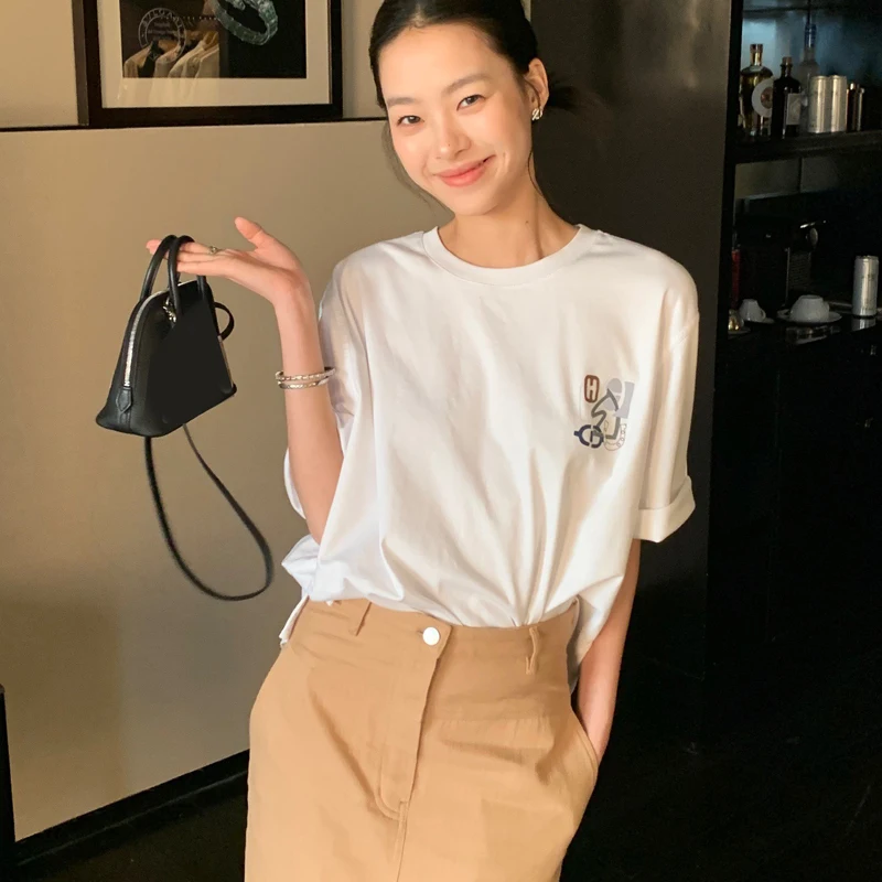 Ele женская белая лоскутная хлопковая футболка с вырезом, дизайн из натуральной кожи, женский выбор, осенний сезон, шелковый топ
Ele женская белая лоскутная хлопковая футболка с вырезом, дизайн из натуральной кожи, женский выбор, осенний сезон, шелковый топ