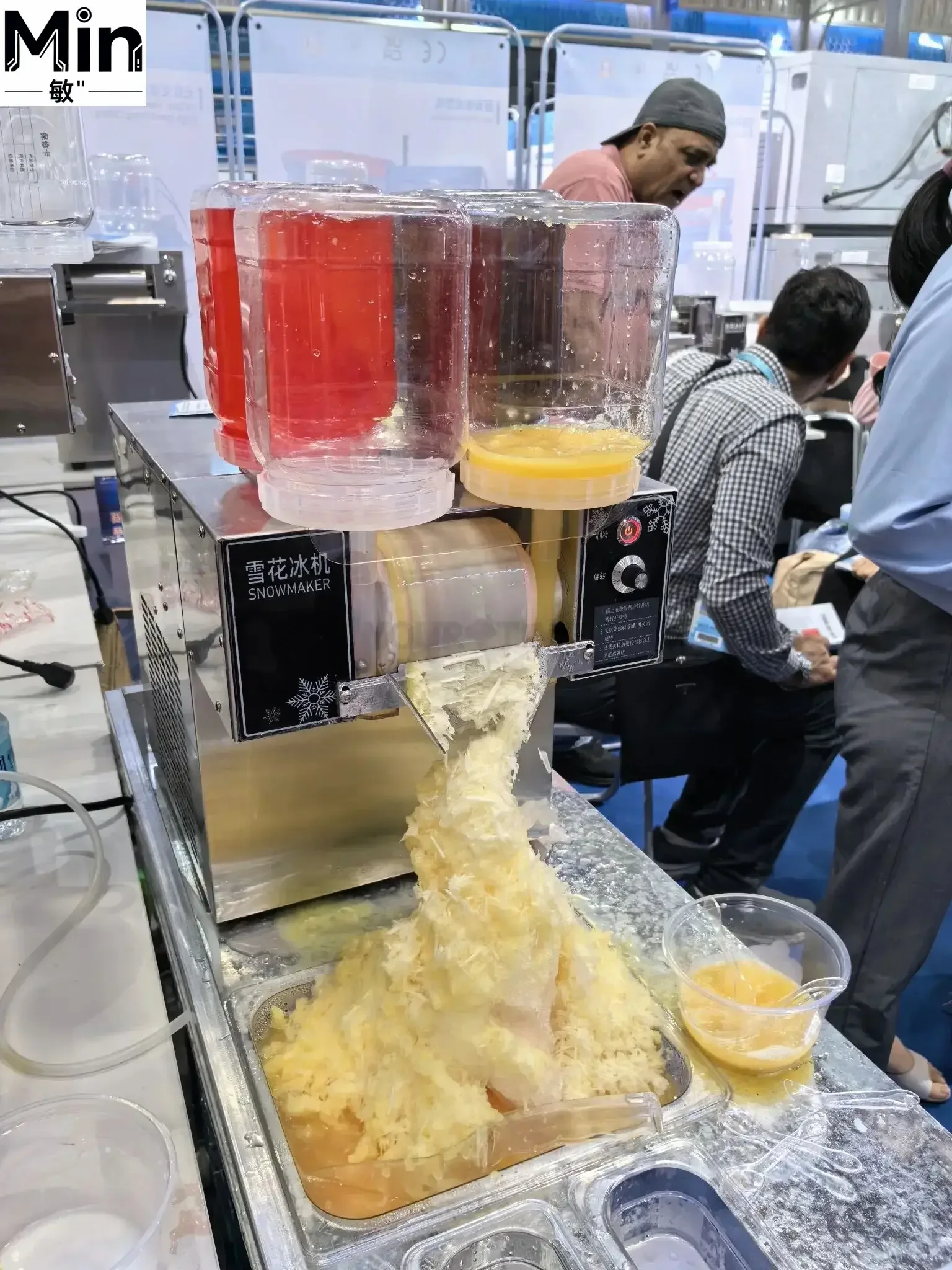 Taiwan Quality Commercial Automatic Ice Shaver Machine Semi-automatic Ice Crusher Shaver for Shaved Ice Making
Taiwan Quality Commercial Automatic Ice Shaver Machine Semi-automatic Ice Crusher Shaver for Shaved Ice Making